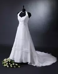 33. Nyakpántos menyasszonyi ruha