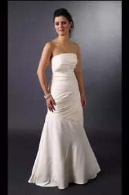 25. Sellő fazonú menyasszonyi ruha