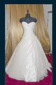 28. Maggie Sottero menyasszonyi ruha